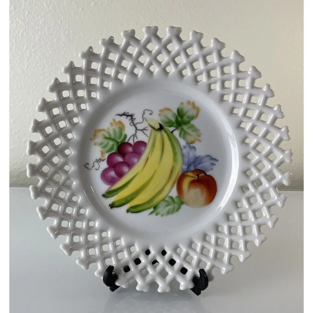 Kelvin Exclusives Lattice Edge Plate, Fruit Banana, Made In Japan, Home Decor